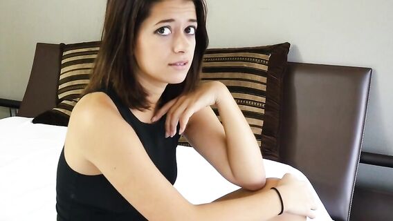 Пока родителей нет дома брат очень активно трахается с сестрой